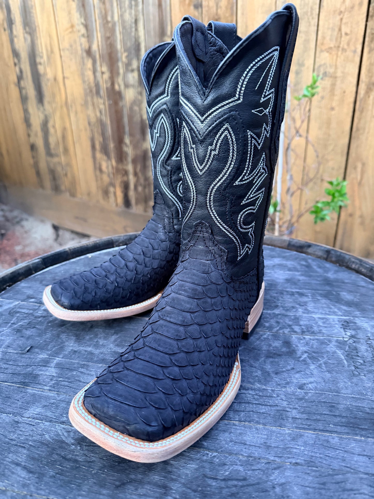 M Boots Exotic Black Matte
