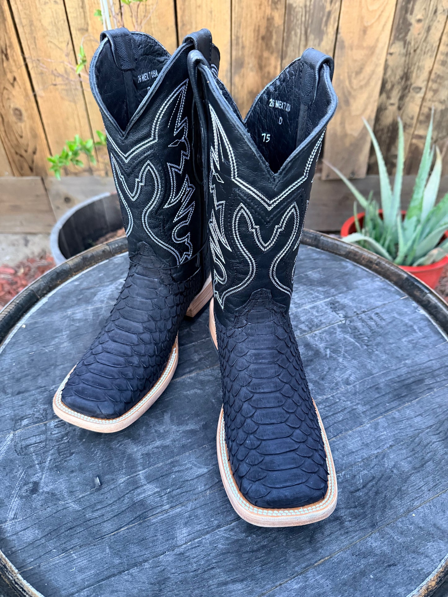 M Boots Exotic Black Matte