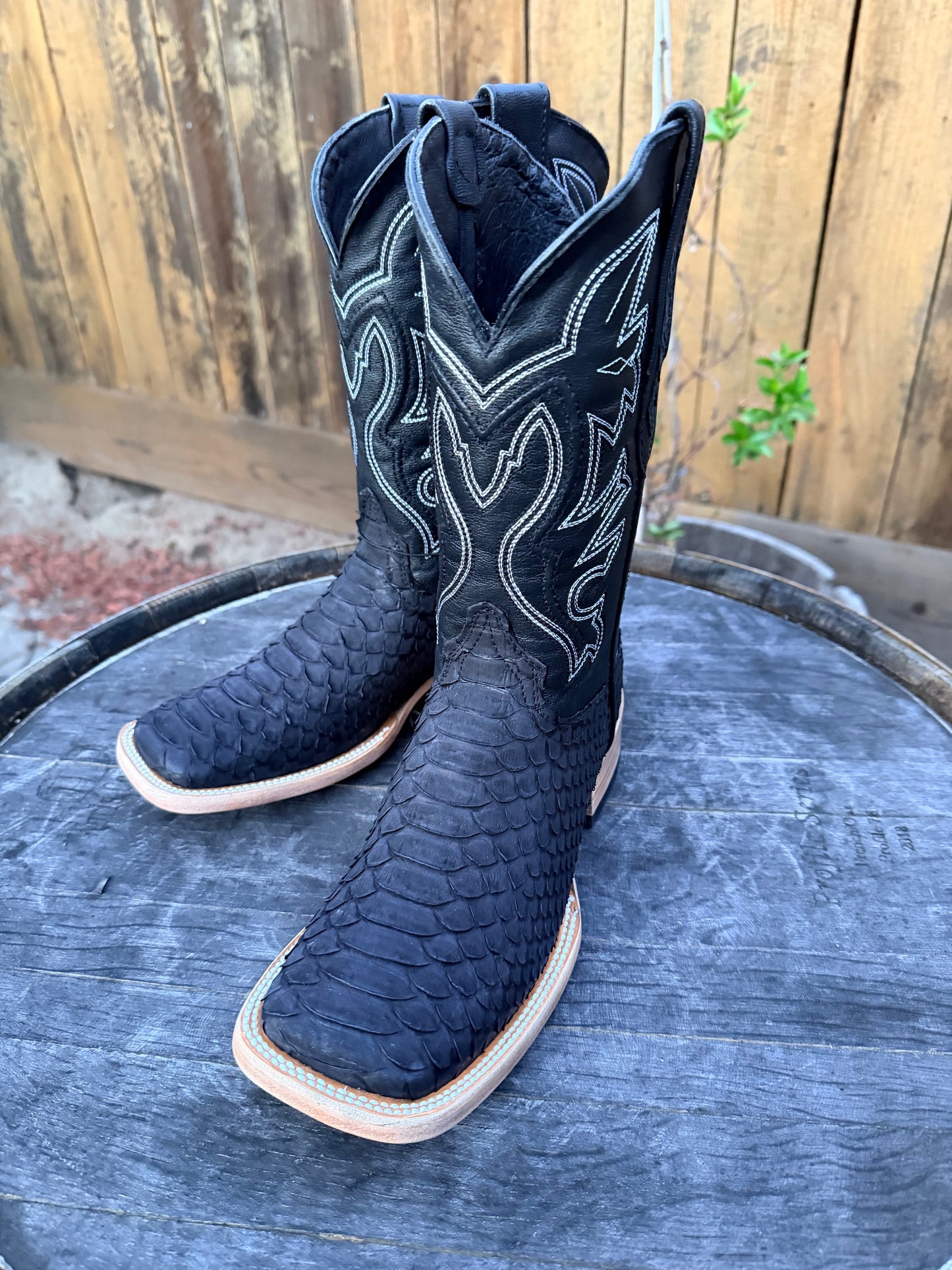 M Boots Exotic Black Matte